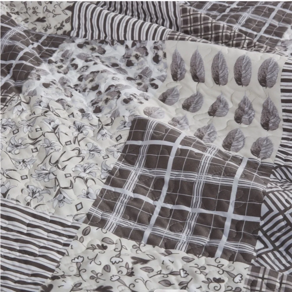 Charming Gray Patchwork Printed King Quilt Set Farmhouse Cottagecore Ditsy